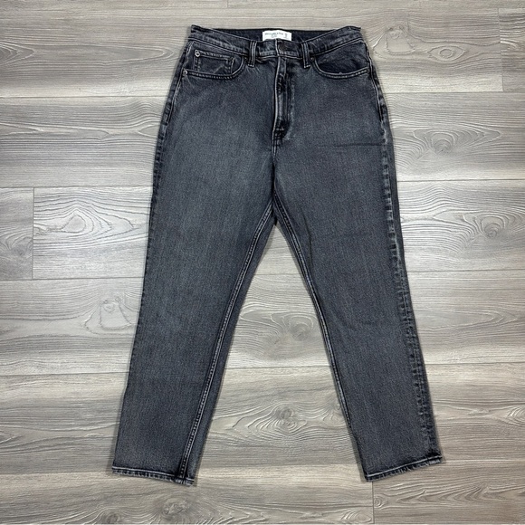 Abercrombie The Mom High Rise Black Washed Denim Jeans Size 28/6 - Picture 1 of 3